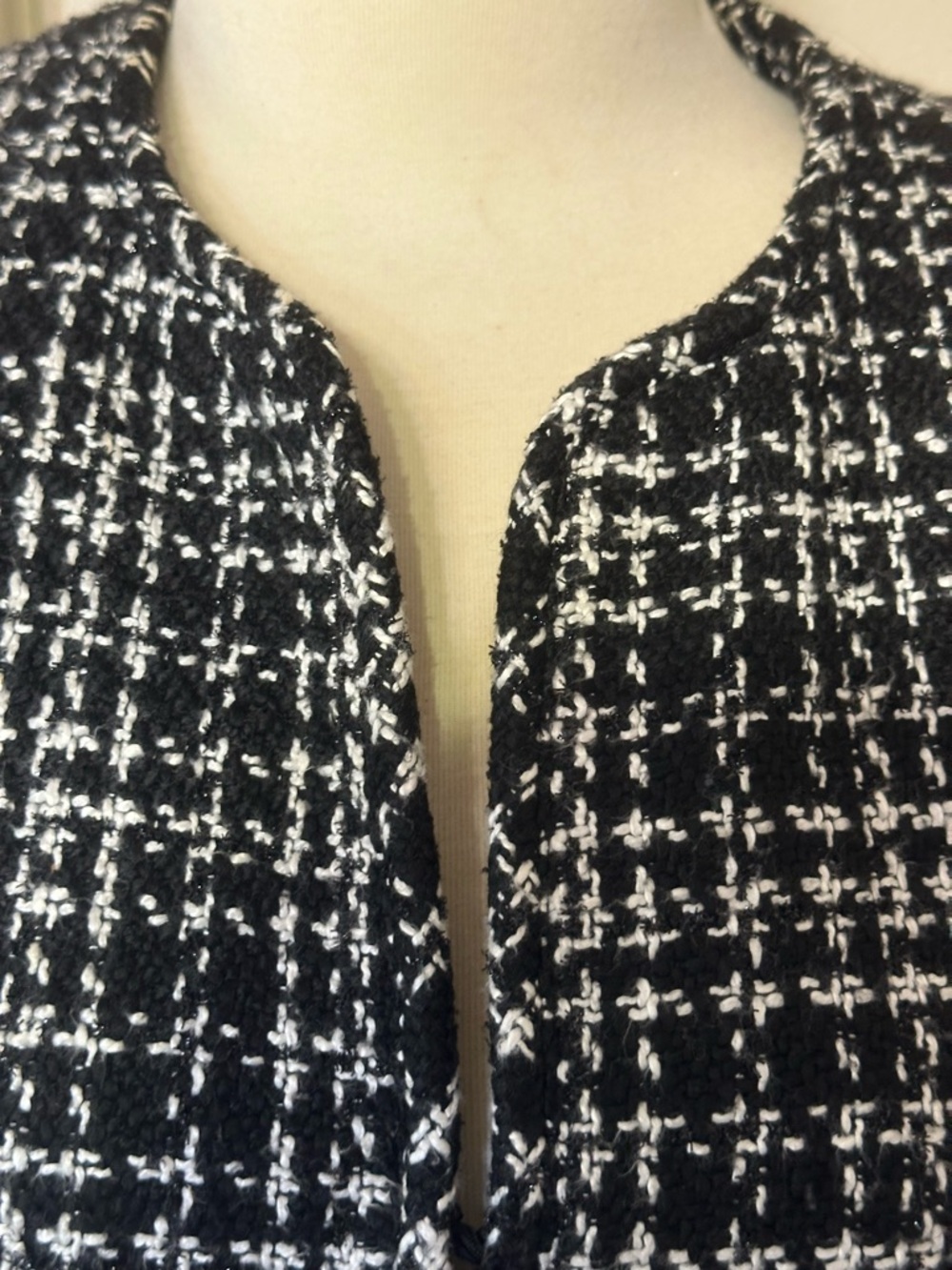 Karl Lagerfeld Paris Black & White Tweed Collarless Coat Jacket - Picture 3 of 4